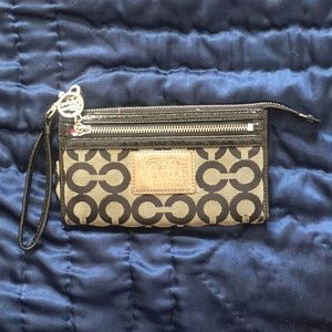 Authentic Coach Poppy clutch